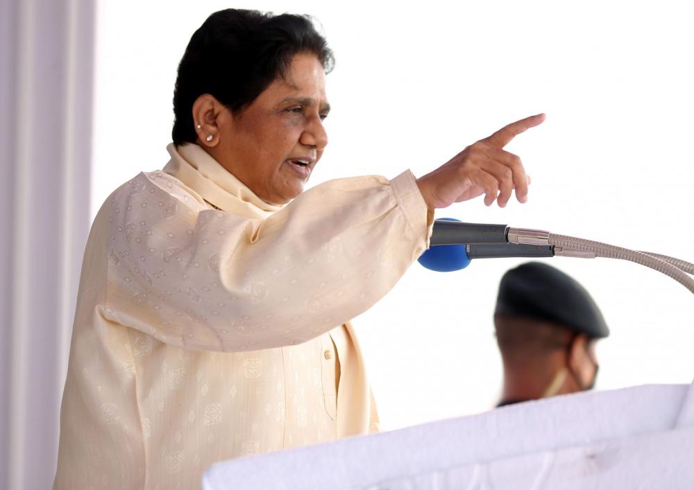 The Weekend Leader - Mayawati sounds poll bugle, trains guns on BJP